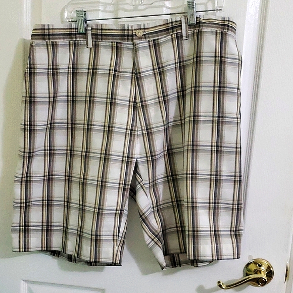 PGA Tour White & Brown Grandpa Plaid Moisture Wicking Boardwalk Golf Shorts 38